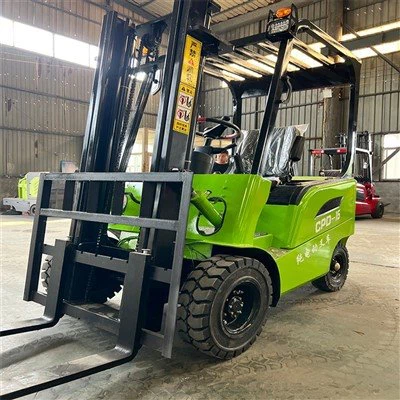 Xe nâng điện mọi địa hình